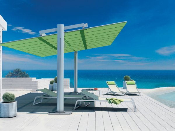 Die Segelmarkise FIM Flexy mit einem stabilen Aluminium Pfosten im mondernen Design und einem high-end Sonnensegel.
