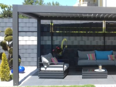 Das Frimey Alu-Roof Lamellendach in Rodgau als Terrassenüberdachung von Frimey in Fulda.
