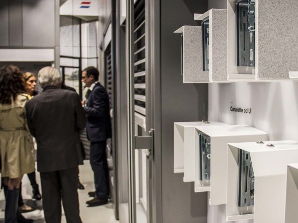 Das Frimey Team ist immer auf dem neusten Stand und verfügt über einen modernen Ausstellungsraum.