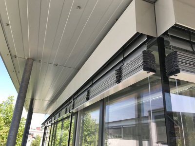 Hella Jalousien und Raffstores an einem Wohn und Geschäftshaus in Darmstadt, vin Frimey in Fulda.