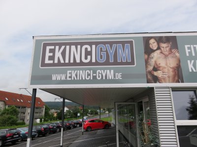 Fitnessstudio Ekinci GYM in Schlüchtern mit Raffstoren und Außenjalousien von Frimey.