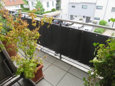 Die Maßgefertigte Balkonumrandung aus hochwertigen Markisenstoff, bei Frimey in Fulda.