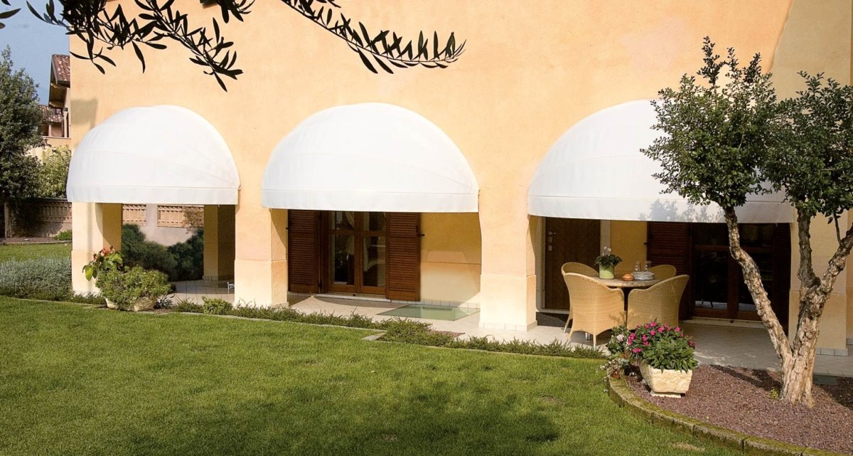 Markise mit Korbtuch