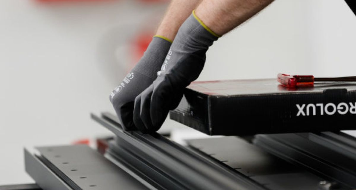 Das zertifizierte Pergolux Lamellendach Pergola S4 mit Auszeichnungen, bei Frimey GmbH.