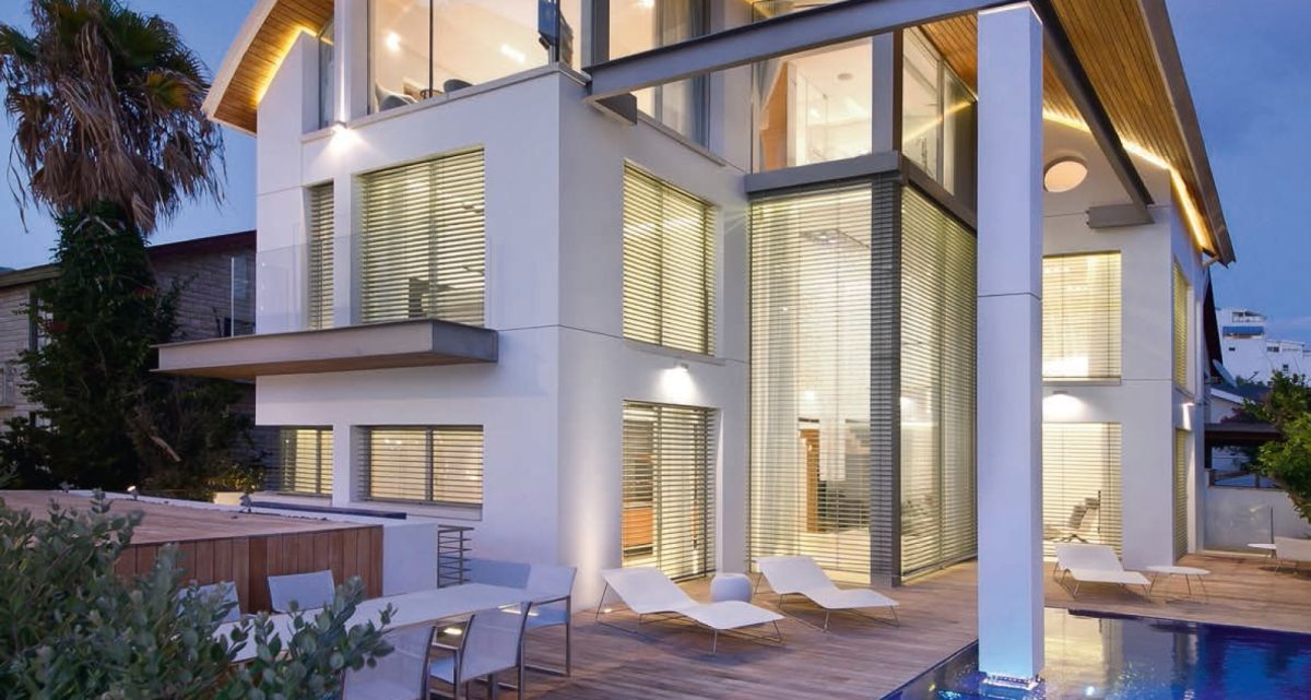 Haus mit Raffstoren