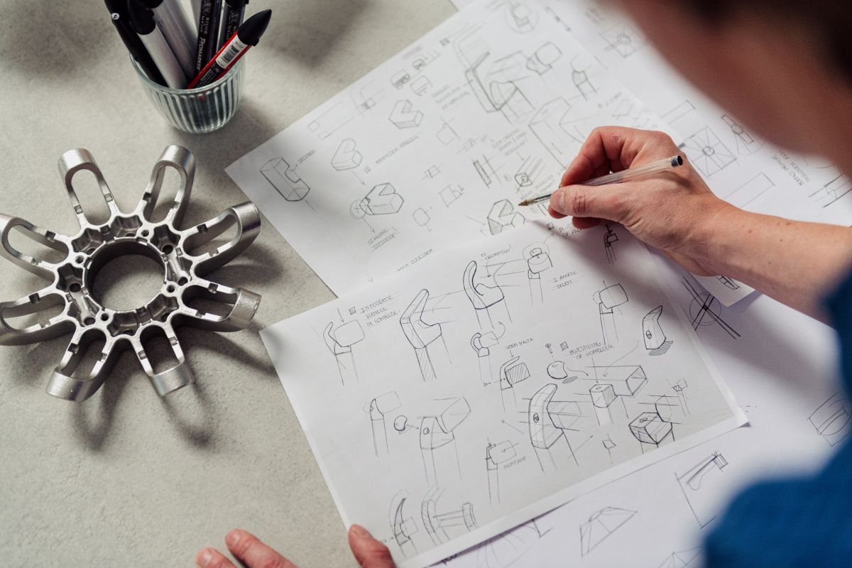 Die Entwicklung der Umbrosa Sonnenschirme findet in Belgien statt, hierfür werden internationale Designer beauftragt, bei Frimey GmbH.