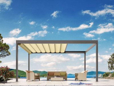 Die Klaiber Bavona Pergola mit einem geradlinigen Gestell und den harmonischen Tuchfalten.